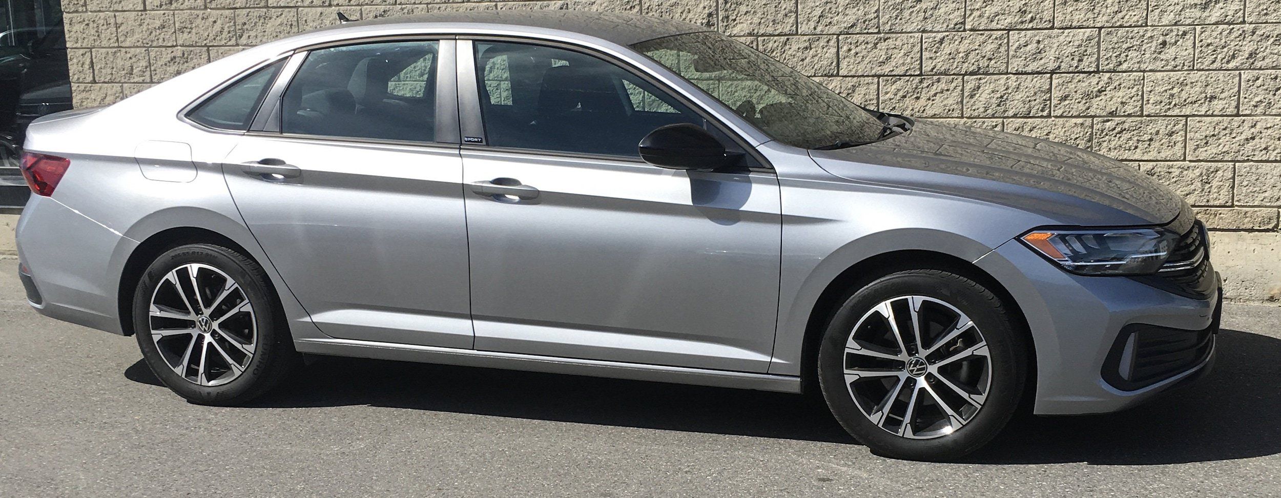 Used 2024 Volkswagen Jetta Sport FWD image 3