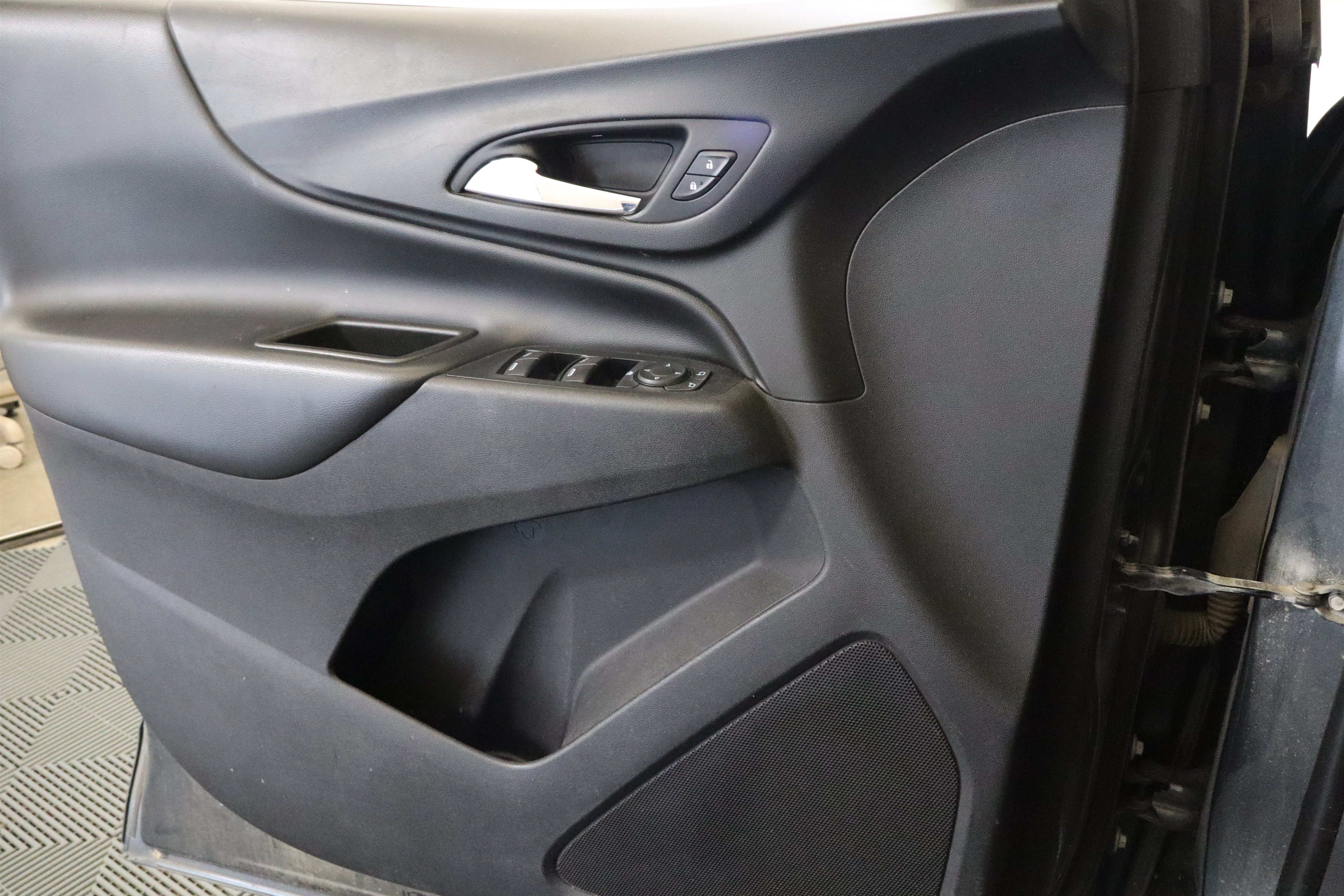 Used 2019 Chevrolet Equinox LT FWD image 34