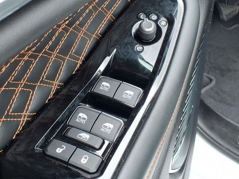 Used 2024 Jeep Grand Cherokee Summit w/ High Altitude Package AWD/4WD image 11