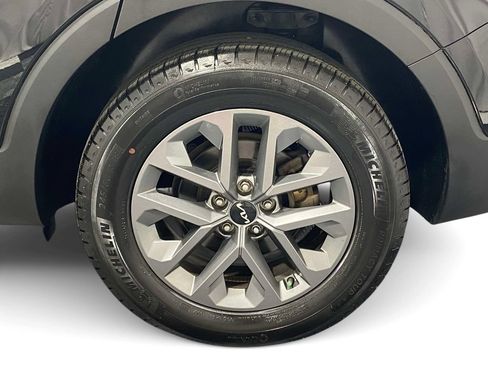 Used 2024 Kia Telluride LX AWD/4WD image 10