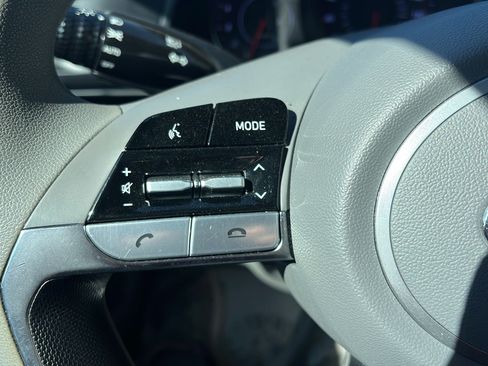 Used 2022 Hyundai Elantra SE w/ Preferred Accessory Package FWD image 26