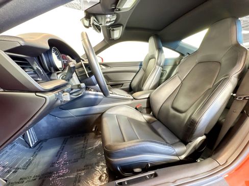 Used 2022 Porsche 911 Carrera image 5