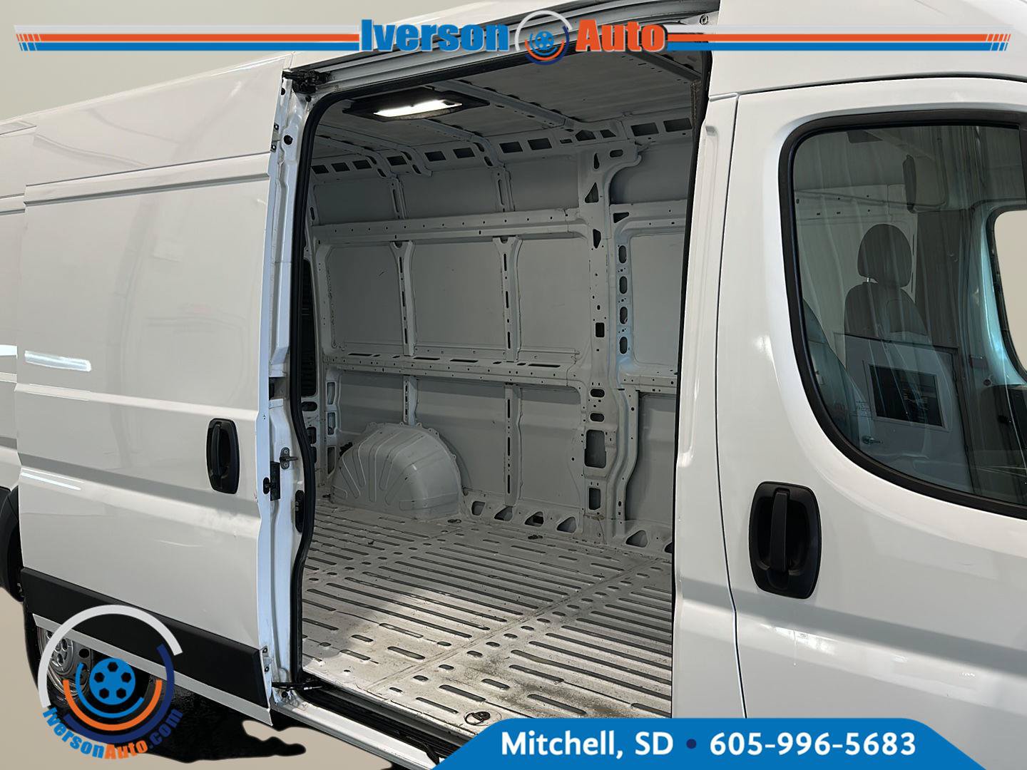 Used 2025 RAM ProMaster 2500 w/ Convenience Group FWD image 23