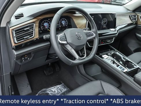 New 2026 Volkswagen Atlas SE image 4