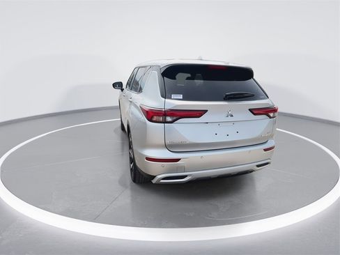 New 2025 Mitsubishi Outlander SE image 7