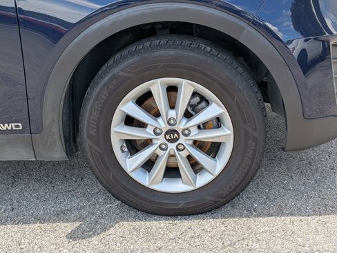 Used 2019 Kia Sorento AWD w/ LX Convenience Package image 11