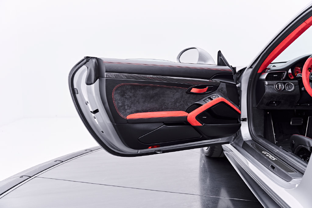 Used 2019 Porsche 911 GT2 RS RWD image 50