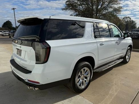 New 2026 Chevrolet Suburban Premier image 6