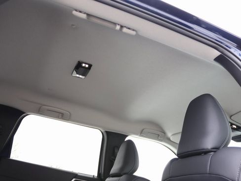 Used 2025 Mitsubishi Outlander SE image 43