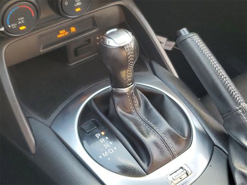 Used 2020 MAZDA MX-5 Miata Sport image 29