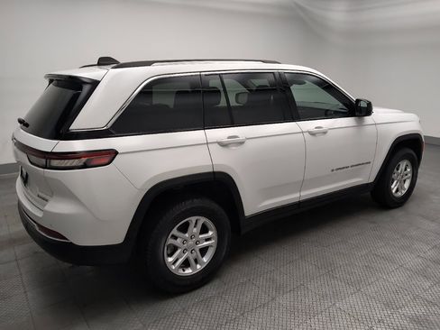 Used 2023 Jeep Grand Cherokee Laredo AWD/4WD image 10