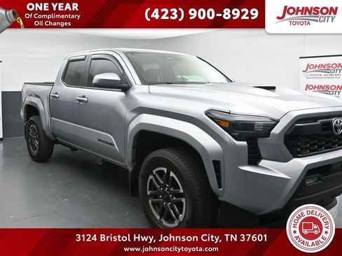 Used 2025 Toyota Tacoma TRD Sport AWD/4WD image 1