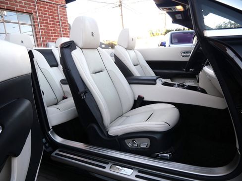 Certified 2017 Rolls-Royce Dawn image 22