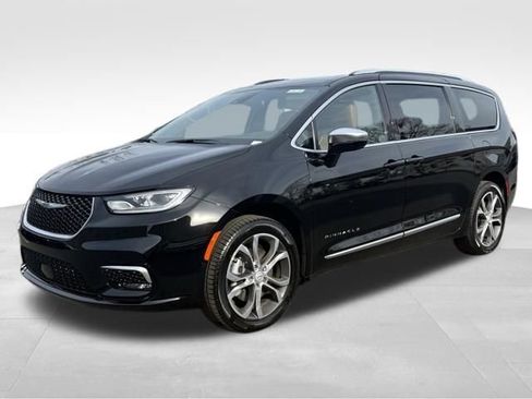 New 2026 Chrysler Pacifica Pinnacle image 3