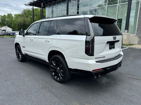 Used 2025 Cadillac Escalade V w/ LPO, ONYX Package AWD/4WD image 5