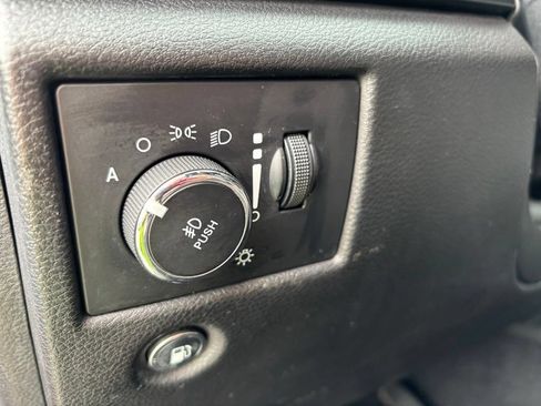 Used 2020 Jeep Grand Cherokee Laredo AWD/4WD image 35