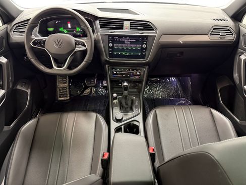 Used 2024 Volkswagen Tiguan SE R-Line image 14