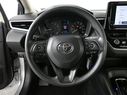Used 2023 Toyota Corolla LE image 2