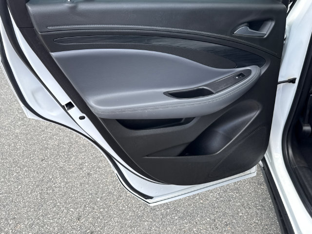 Used 2020 Buick Envision Essence FWD image 22