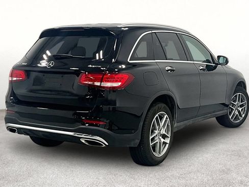 Used 2017 Mercedes-Benz GLC 300 4MATIC image 2