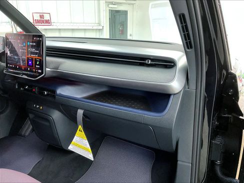 New 2025 Volkswagen ID. Buzz Pro S image 27