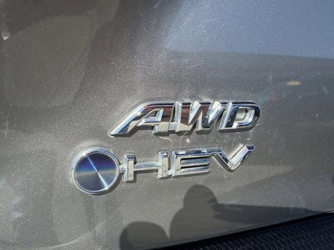 Used 2025 Toyota Camry SE image 9