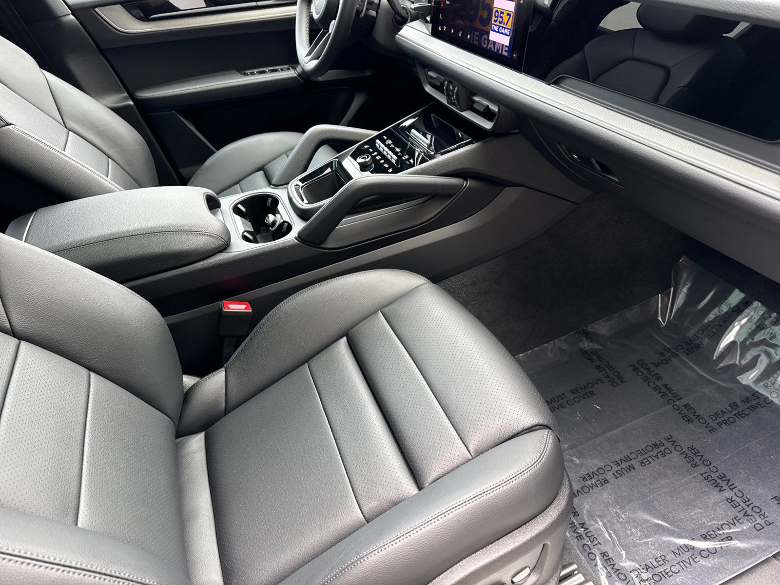 Certified 2026 Porsche Cayenne AWD/4WD image 18