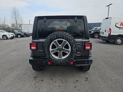 Used 2022 Jeep Wrangler Unlimited Sahara w/ Cold Weather Group image 6