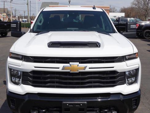 Used 2025 Chevrolet Silverado 2500 Custom w/ Custom Convenience Package AWD/4WD image 7