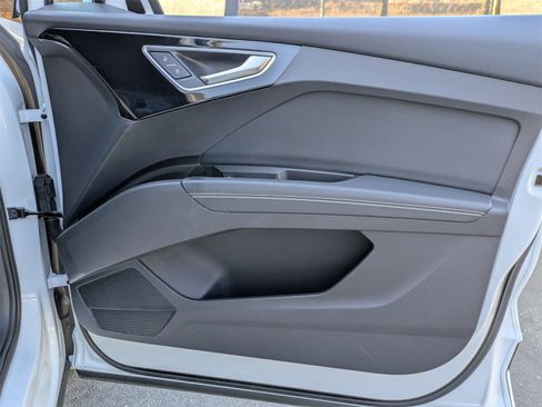 Used 2023 Audi Q4 e-tron Prestige image 20