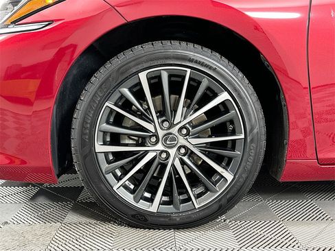 Used 2024 Lexus ES 350 w/ Premium Package image 34