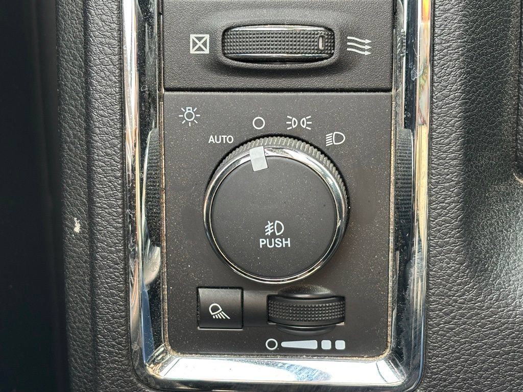Used 2015 RAM 1500 Laramie AWD/4WD image 29