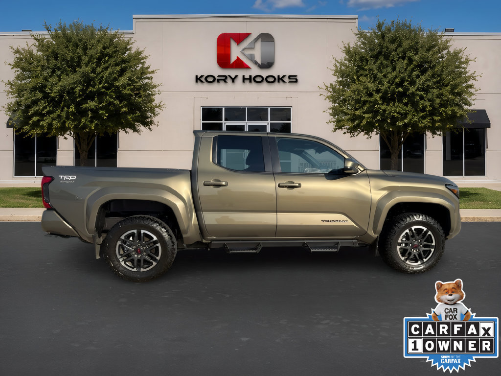 Used 2024 Toyota Tacoma TRD Sport AWD/4WD image 18