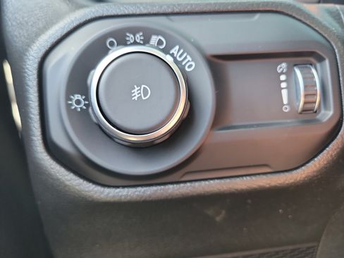 Used 2023 Jeep Wrangler Unlimited Sport AWD/4WD image 31