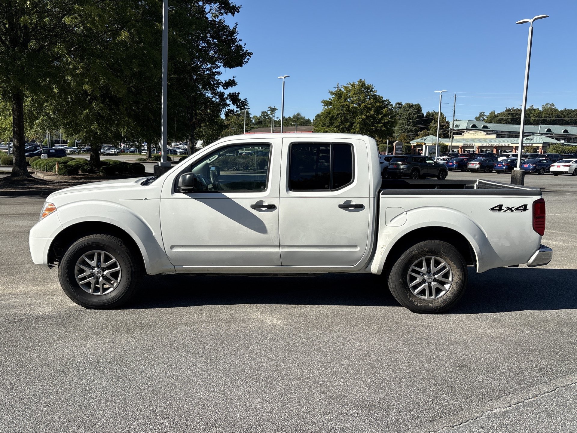 Used 2019 Nissan Frontier SV AWD/4WD image 2