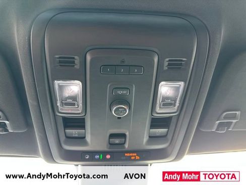 Used 2023 GMC Yukon SLT AWD/4WD image 26