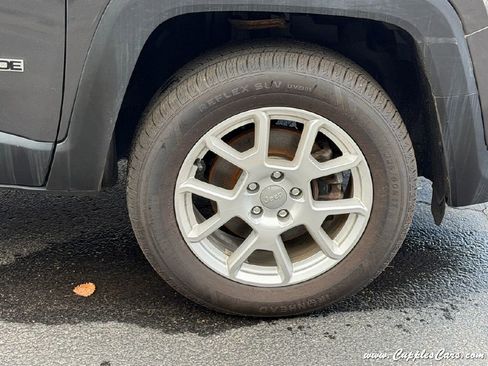 Used 2019 Jeep Renegade Sport image 41