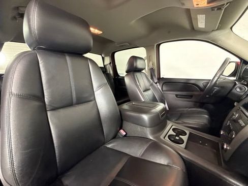 Used 2011 GMC Sierra 2500 SLT w/ SLT Convenience Package AWD/4WD image 30