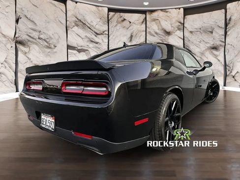 Used 2015 Dodge Challenger R/T Scat Pack w/ Driver Convenience Group RWD image 18