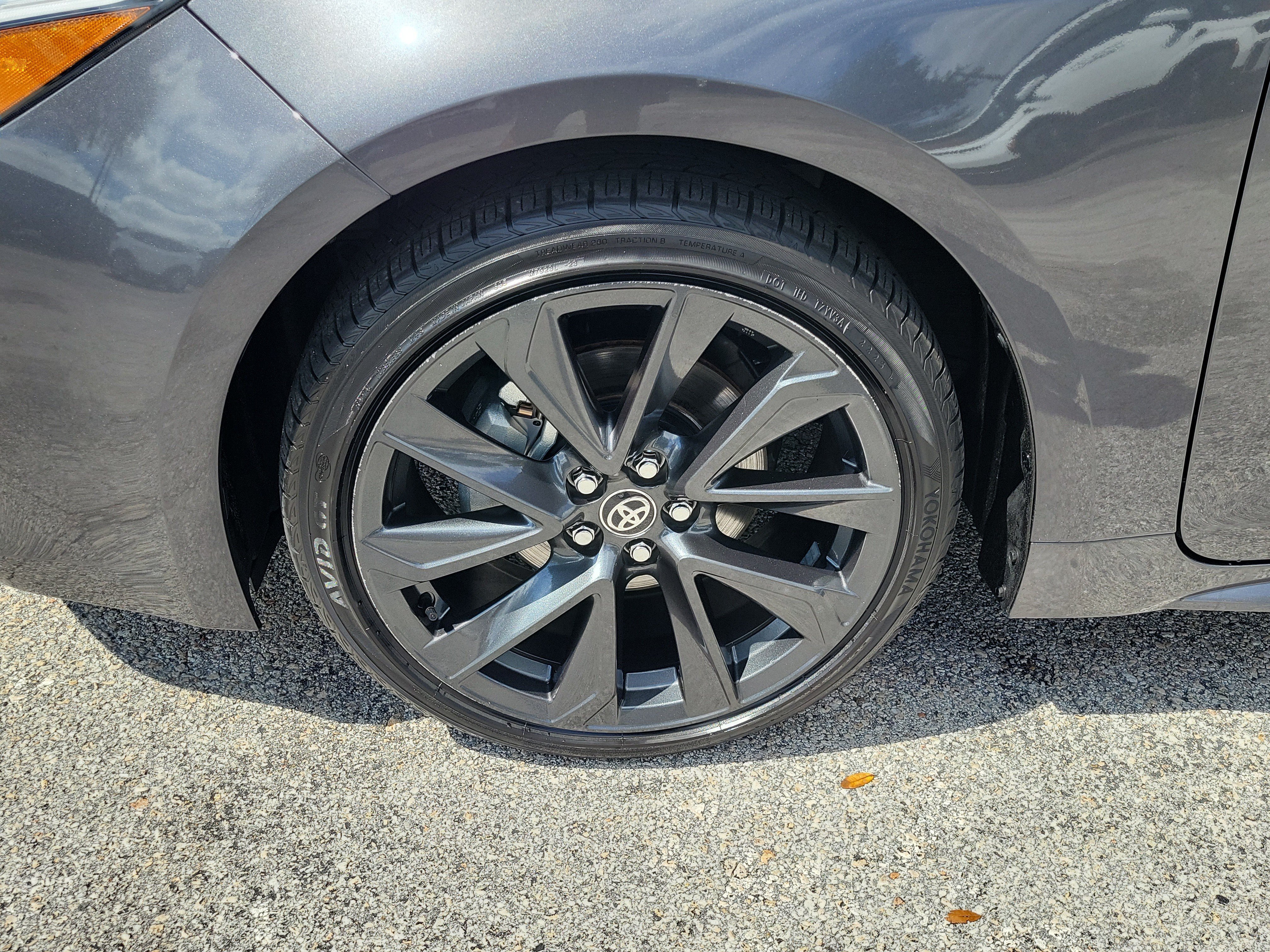 Used 2025 Toyota Corolla XSE FWD image 5