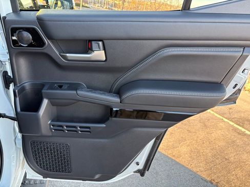 Used 2025 Toyota 4Runner 4WD image 28