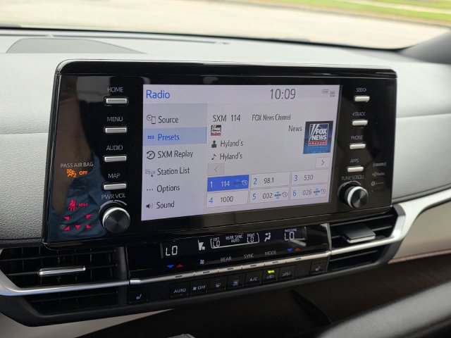 Certified 2023 Toyota Sienna XLE FWD image 22