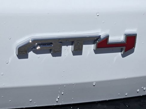 New 2026 GMC Acadia AT4 w/ Luxury Package AWD/4WD image 3
