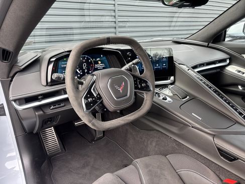 Used 2024 Chevrolet Corvette Stingray Premium Cpe w/ 3LT image 12