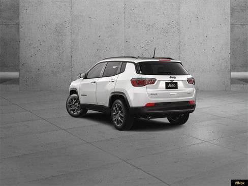 New 2026 Jeep Compass Latitude image 5