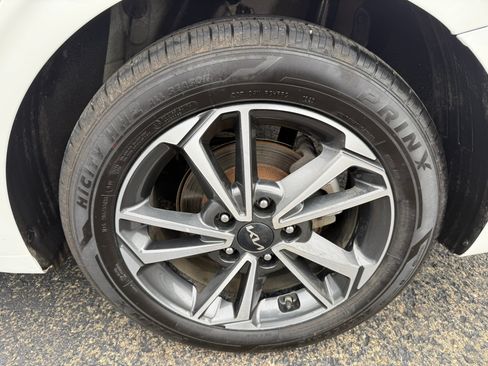 Used 2022 Kia Forte LXS FWD image 8