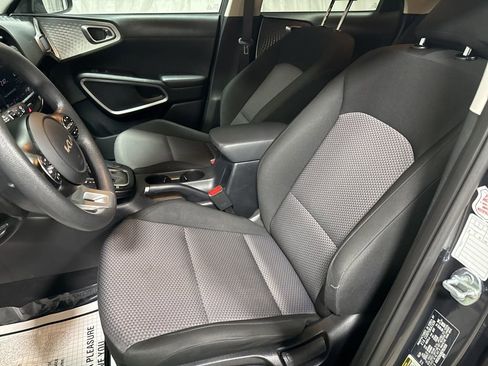 Used 2024 Kia Soul LX w/ Option Group 015 image 18