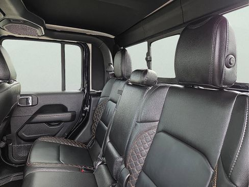 Used 2021 Jeep Gladiator Overland image 9