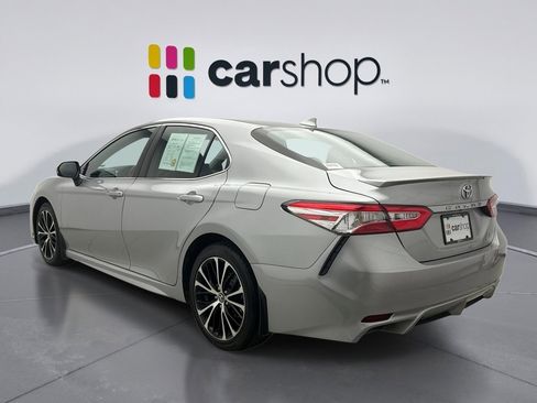 Used 2020 Toyota Camry SE FWD image 3