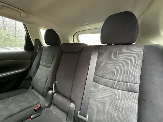 Used 2016 Nissan Rogue SV w/ SV Premium Package AWD/4WD image 17